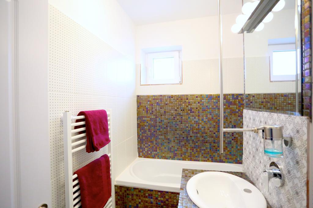 Soho Apartment Near Ceronav Galaţi Esterno foto
